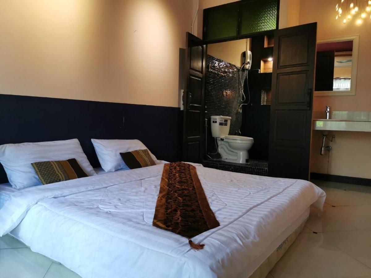 Madera House Chiang Mai Hotel Luaran gambar