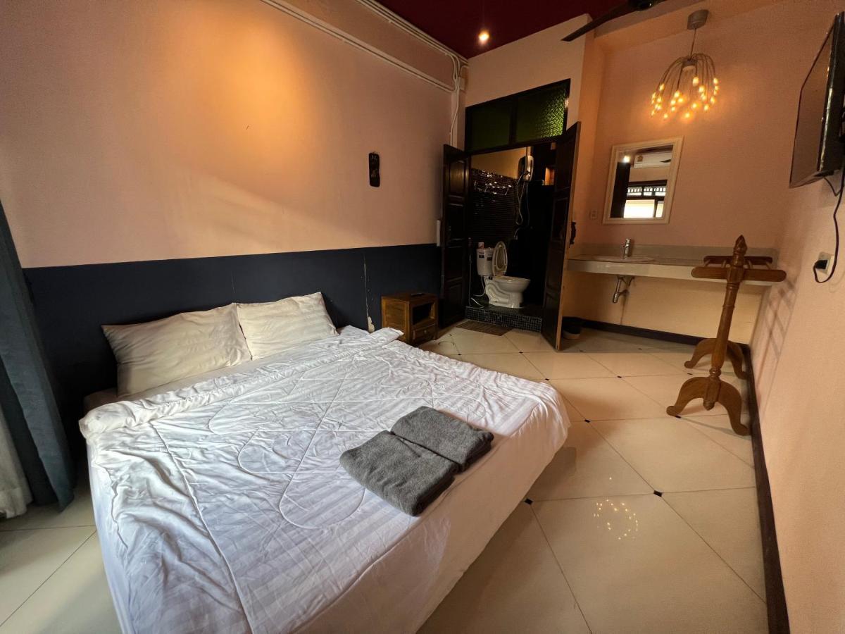 Madera House Chiang Mai Hotel Luaran gambar